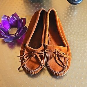 Minnetonka leather moccasins size 8 Well Loved